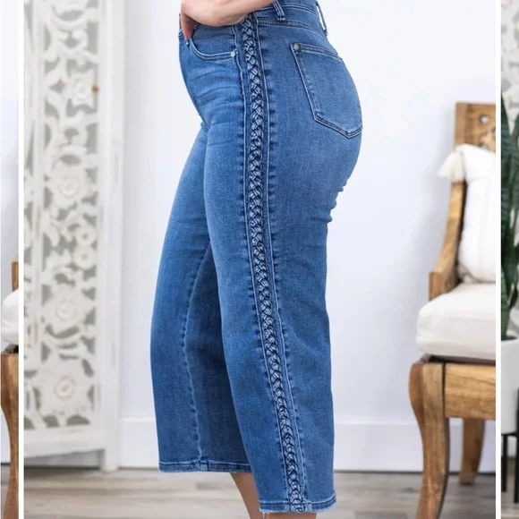 Judy Blue Forgetting You Cropped Blue Jeans with Braided side Detail 16 W - Picture 4 of 15
